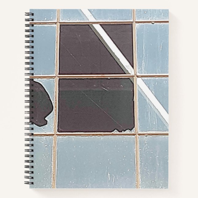 Cuaderno Decadencia urbana - Ventana industrial rota (Anverso)