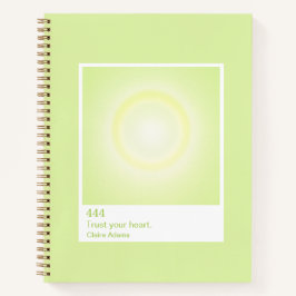 Cuaderno del número del ángel con muestra de aura