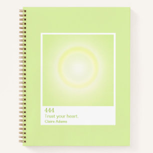 Cuaderno del número del ángel con muestra de aura 