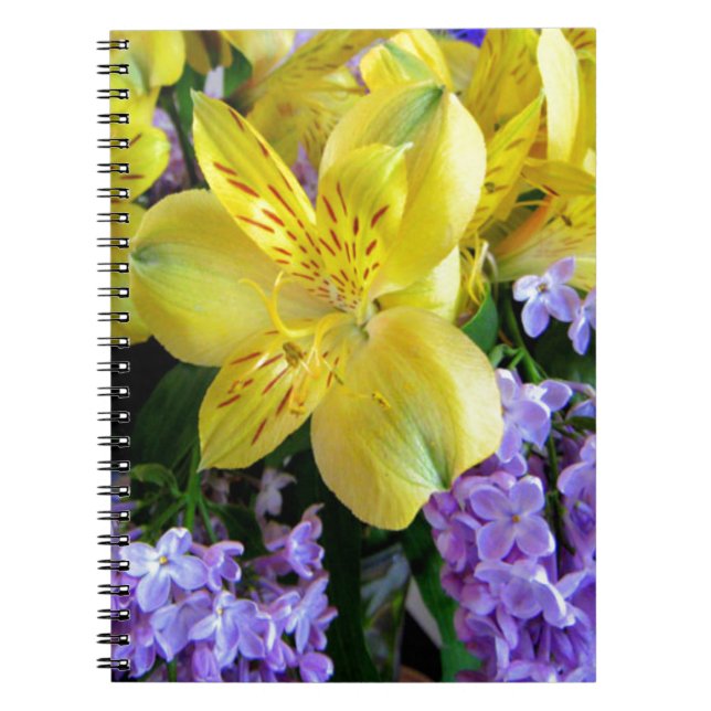 Cuaderno Deportes amarillos y flores moradas de lino (Frente)