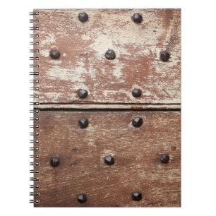Cuaderno Detalle de una antigua puerta pintada de mal gusto
