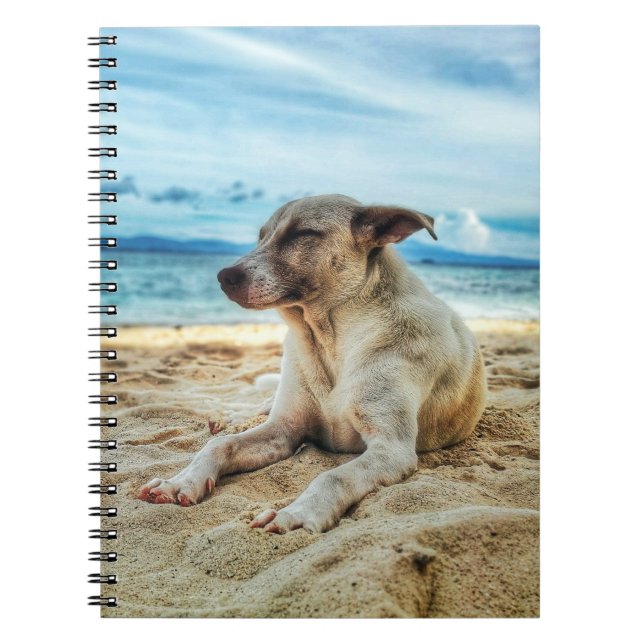 Cuaderno Día de Relajación de Perros en la Playa, la Arena  (Frente)