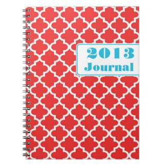 Cuaderno Diario anual de moda sobre baldosas rojas de ladri
