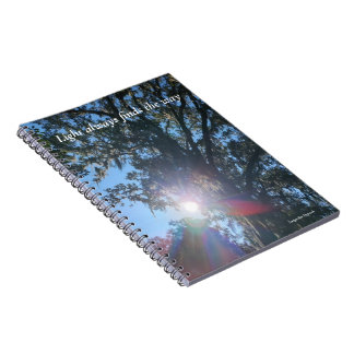 Cuaderno Diario - La Luz Siempre Encuentra el Camino