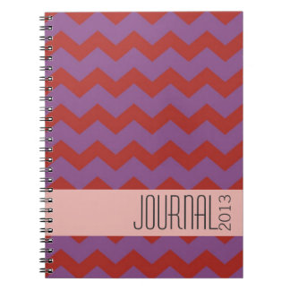 Cuaderno Diario personal moderno rojo púrpura con patrón de