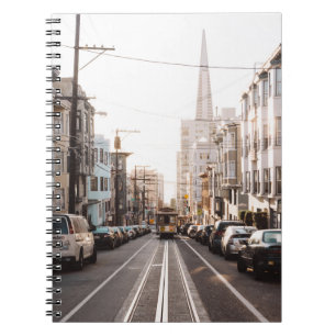 CUADERNO DIFERENTES VEHÍCULOS EN CARRETERA DURANTE EL DÍA