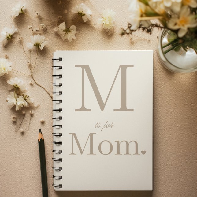 Cuaderno Diseño de carta de amor (“Minimal design notebook featuring serif monogram, script phrase, bold ‘Mom’ text, and heart.”)