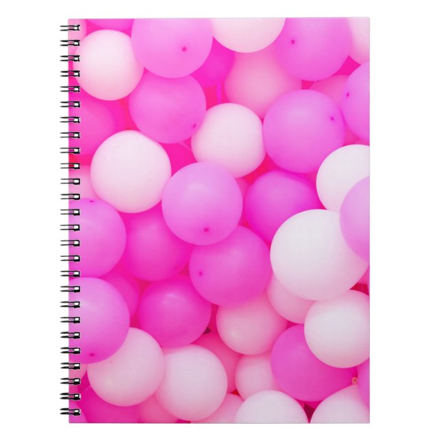 Cuaderno Diseño de fondo festivo de globos rosados. (Frente)