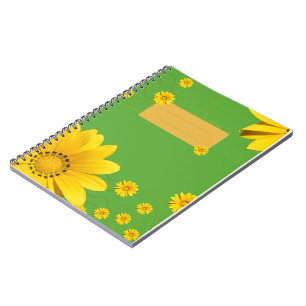 Cuaderno Diseño floral de margarita amarilla sobre fondo ve