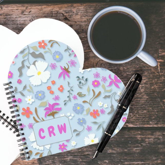 Cuaderno Ditsy Pop Floral Art Monogrammed Heart Shape (Subido por el creador)