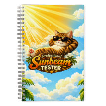 Cuaderno divertido de gato lindo en rayo de sol -