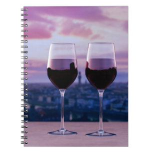 Cuaderno Dos copas de vino tinto en el horizonte de Florenc