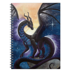 Cuaderno Dragón negro con el cielo nocturno de Carla Morro