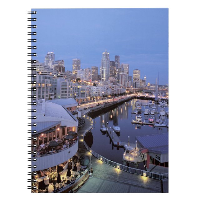 Cuaderno Dusk en el puerto de Bell en Seattle, Washington. (Frente)