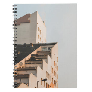 CUADERNO EDIFICIO DE CONCRETO BLANCO