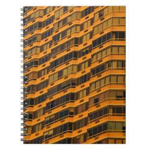 Cuaderno Edificio de hormigón naranja
