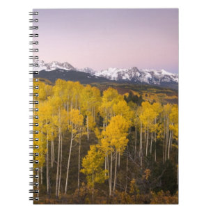 Cuaderno EE. UU., Colorado, Montañas Rocosas. Amanecer en