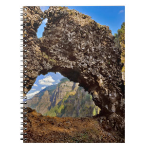 Cuaderno EE. UU., Oregón. Arco Rock Of Ages en el río Colum