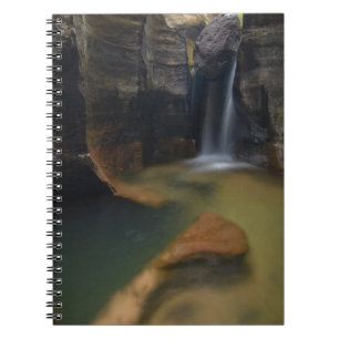 Cuaderno EE. UU., Utah, Parque Nacional Zion.  Keyhole Fall