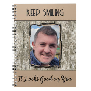 Cuaderno Efecto falso de madera gris para seguir sonriendo