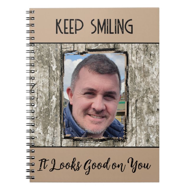 Cuaderno Efecto falso de madera gris para seguir sonriendo  (Frente)