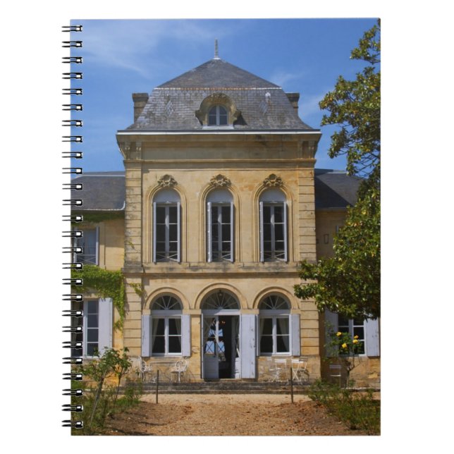 Cuaderno El edificio principal del castillo, renovado por (Frente)