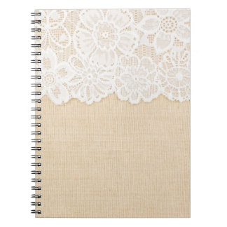 Cuaderno El encaje blanco sobre el diseño de tela.