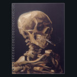 Cuaderno El esqueleto de Van Gogh con cigarrillo en llamas<br><div class="desc">"Calavera de un esqueleto con cigarrillo en llamas" c.1885–86. Esta es una primera pieza hecha como un estudio en la Real Academia de Bellas Artes de Bélgica.</div>