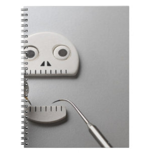 Cuaderno El esqueleto que el tratamiento dental se toma