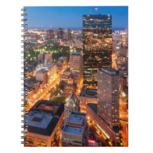 Cuaderno El horizonte de Boston en la oscuridad