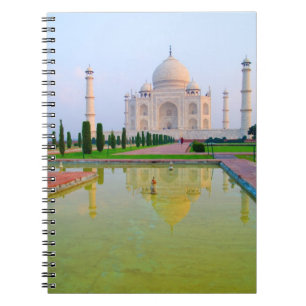 Cuaderno El tranquilo y pacífico Taj Mahal famoso en el mun
