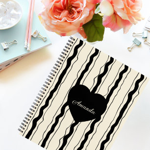 Cuaderno Elegante Crema y Rayas Negras Corazón Nombre Perso