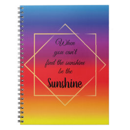 Cuaderno elegante y colorido atardecer con cita