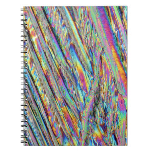Cuaderno Elementos/magnesio debajo del microscopio