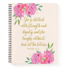 Ella está vestida con verso de fuerza bíblica