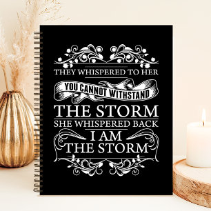 Cuaderno Ella Susurró De Vuelta Yo Soy La Tormenta