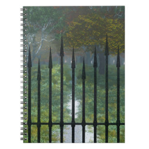 Cuaderno En el viejo bloc de notas del bosque