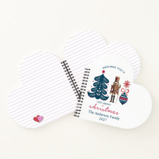 Cuaderno en espiral con forma de corazón con casca