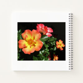 Cuaderno en espiral de aspecto oscuro con rosas na