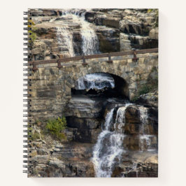 Cuaderno en espiral de piedra en cascada