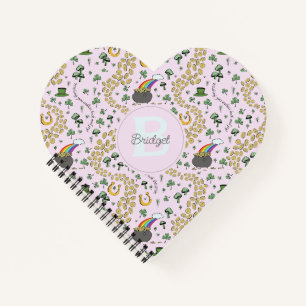 Cuaderno en forma de corazón del día de San Patric