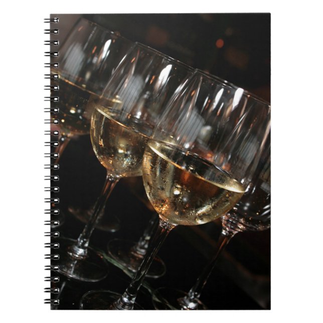Cuaderno En mi edad necesito las copas de vino (Frente)