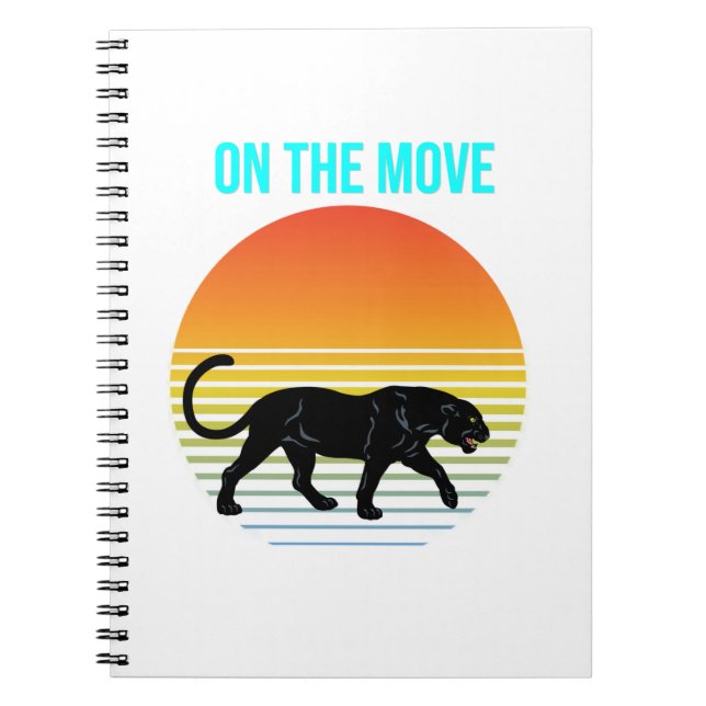 Cuaderno En movimiento - Una pantera camina bajo un atardec (Frente)