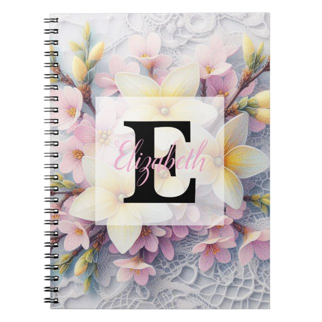 Cuaderno Encaje de monograma flores de primavera rosadas y  (Frente)
