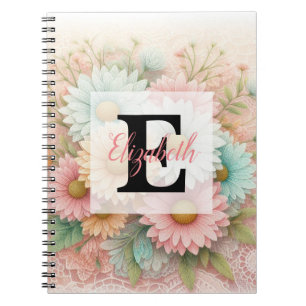 Cuaderno Encaje monograma floral rosado blanco margaritas a