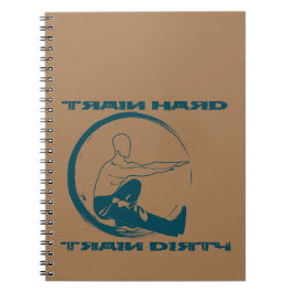 Cuaderno Entrenar duro, entrenar sucio Trainingsplannotizbu