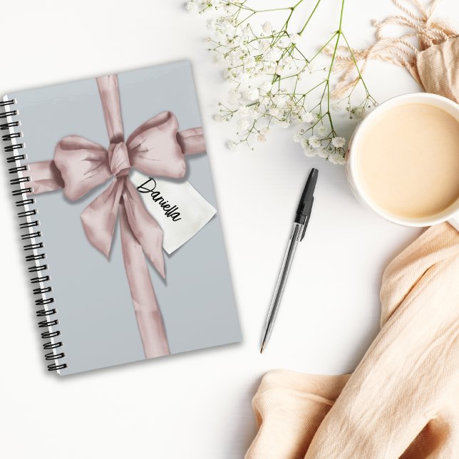 Cuaderno Envuelto en un arco rosa (Subido por el creador)