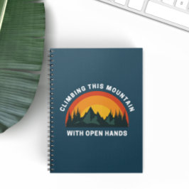 Cuaderno Escalando este cristiano retro de montaña