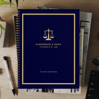 Escalas de justicia doradas profesionales de aboga