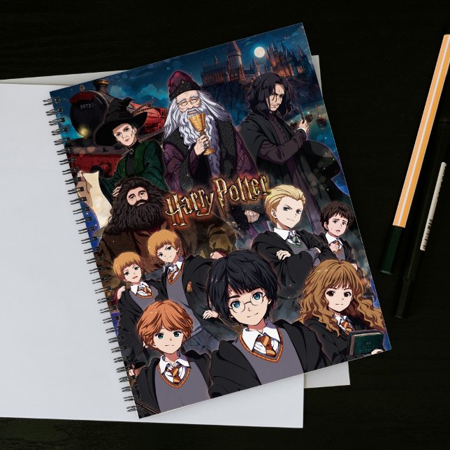 Cuaderno Escena del conjunto de anime de HARRY POTTER™ (Notebook on desk)